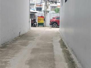Bán căn nhà cấp 4 2 mặt tiền hẻm rộng 3m, nằm tại hẻm hoàng hoa thám, cách đường chính chỉ 40m
