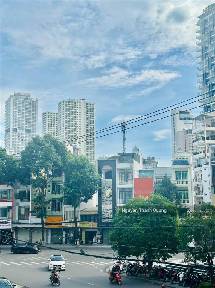 Bán căn nhà cấp 4 2 mặt tiền hẻm rộng 3m, nằm tại hẻm hoàng hoa thám, cách đường chính chỉ 40m