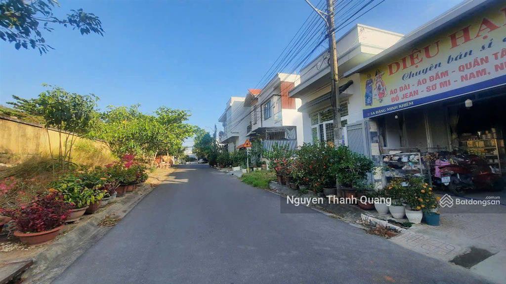 Nhà cấp 4 cách biển nha trang 170m tặng nhà có 3pn 4wc 142m2 14 tỷ