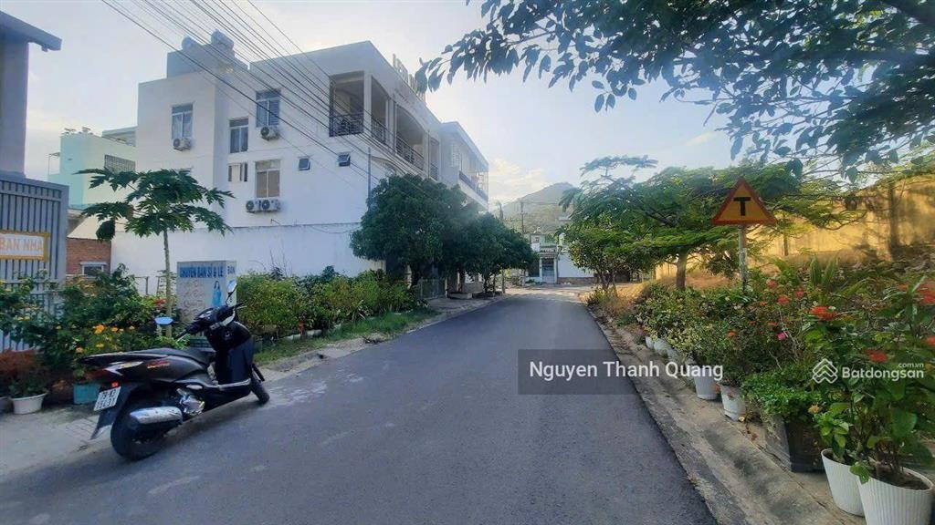147.6m2 ngang 10m có nhà cách biển nha trang 900m đất ở đô thị