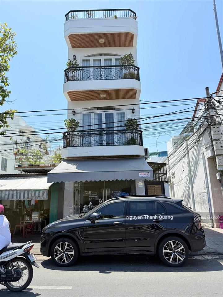 Nhà phố 2 mặt tiền trung tâm nha trang đẹp như villa, chỉ 13,9 tỷ