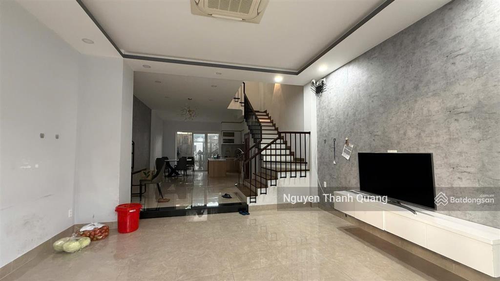 Nhà đẹp 3 tầng kđt vcn phước long đối diện công viên, gần sông quán trường