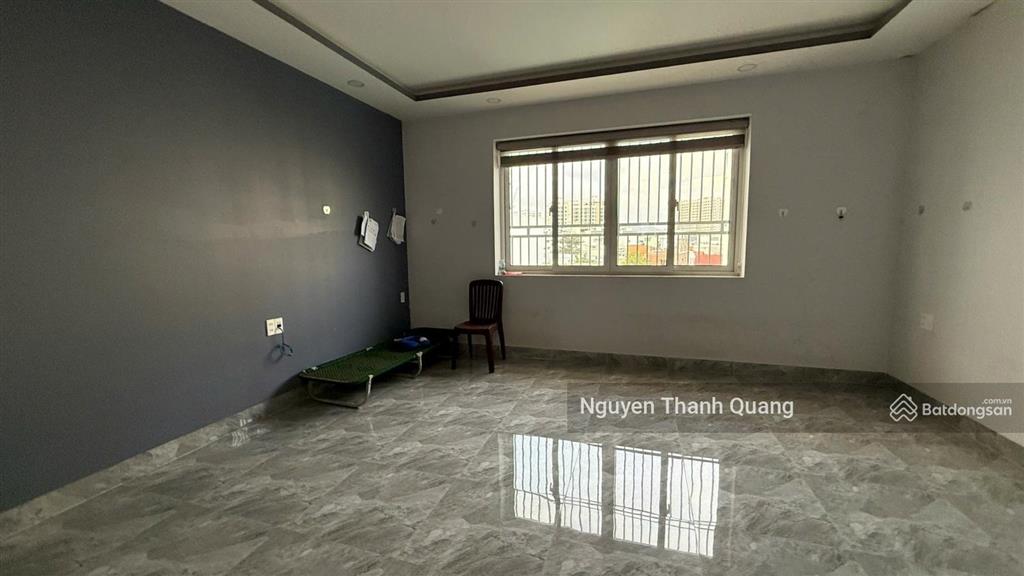 Nhà đẹp 3 tầng kđt vcn phước long đối diện công viên, gần sông quán trường
