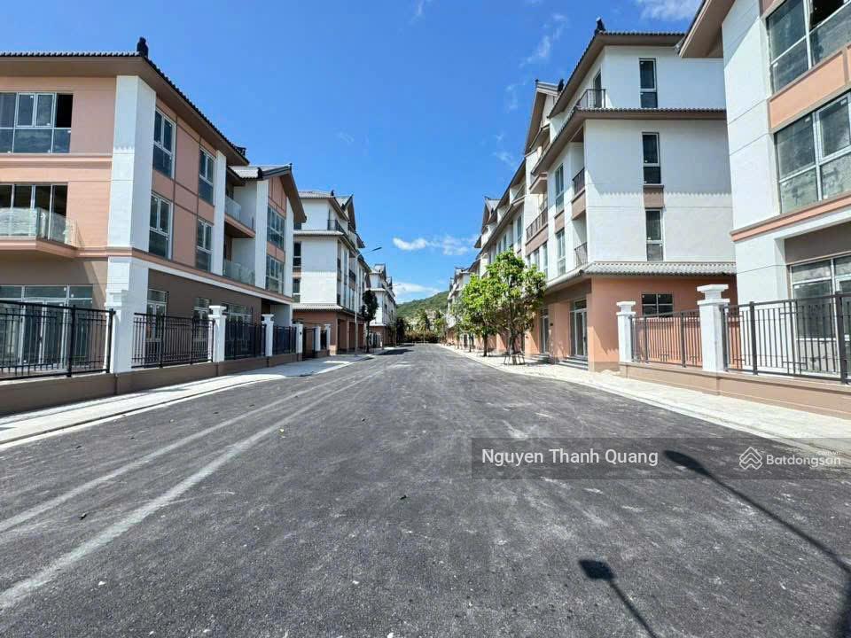 Vinhomes pearl bay  căn xẻ khe vị trí đắc địa gần hồ bơi