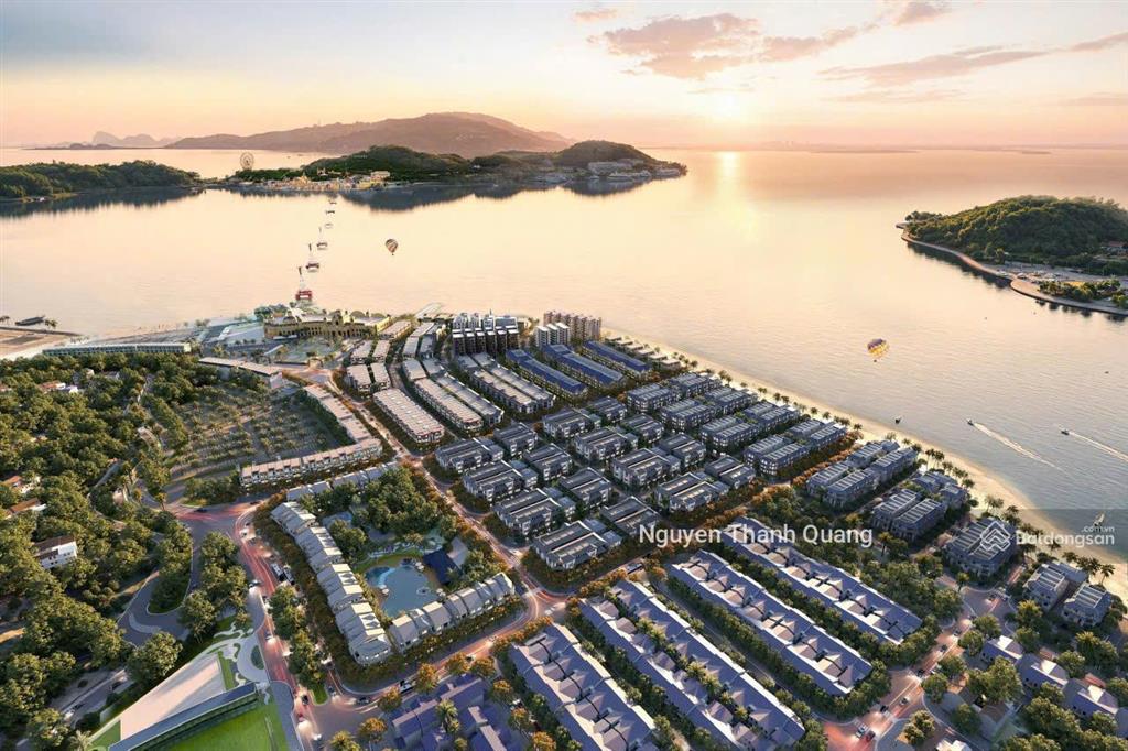 Nhà 14 tỷ cạnh bãi tắm biển nha trang