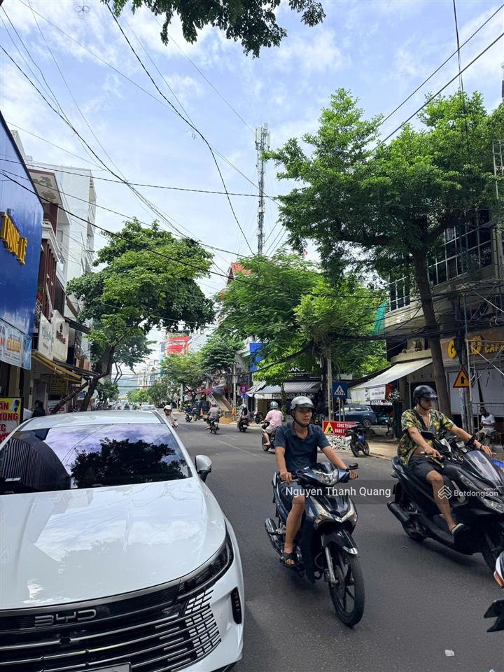 Bán nhà 4 tầng mặt tiền đường trần nhật duật. vị trí mua bán nhộn nhịp, gần biển, gần chợ
