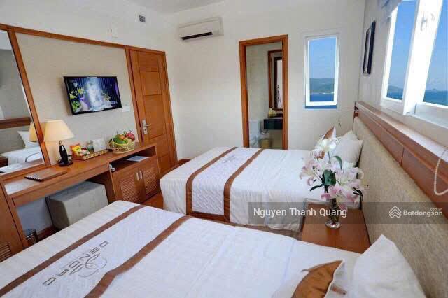 Bán khách sạn 15 tầng mặt tiền trần phú, nha trang  sát trục 86 trần phú
