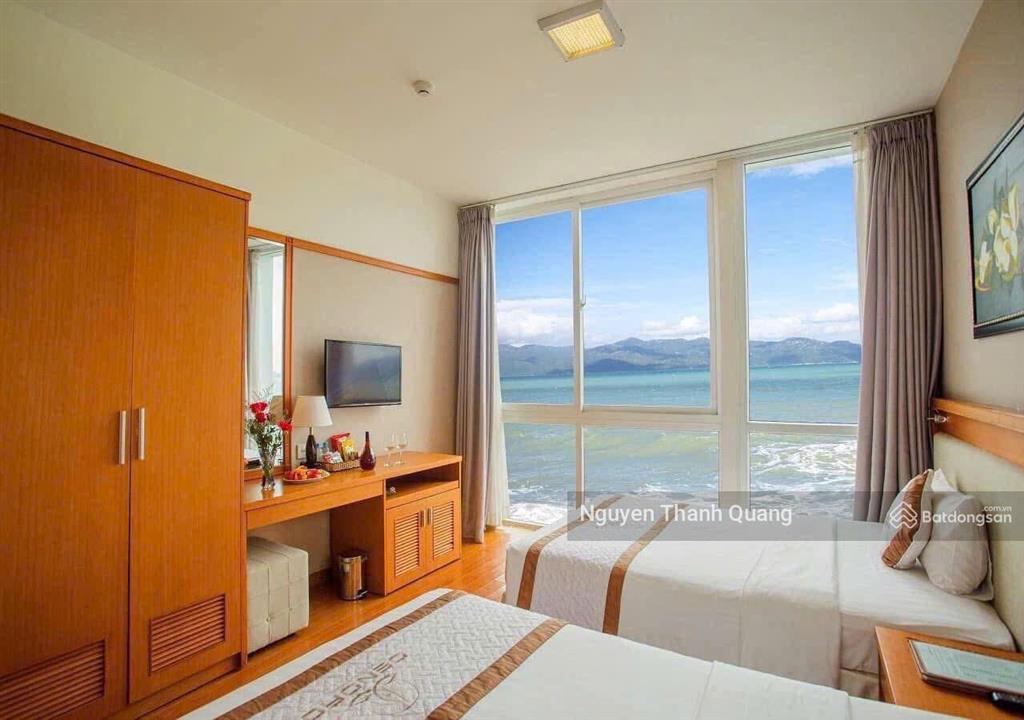 Bán khách sạn 15 tầng mặt tiền trần phú, nha trang  sát trục 86 trần phú
