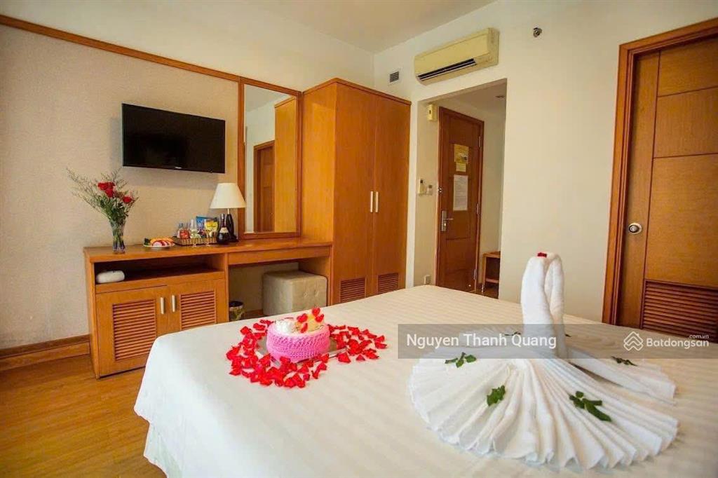 Bán khách sạn 15 tầng mặt tiền trần phú, nha trang  sát trục 86 trần phú