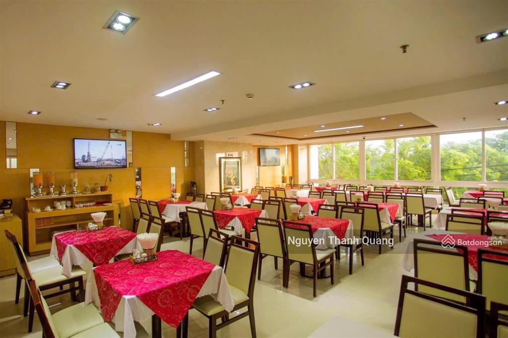 Bán khách sạn 15 tầng mặt tiền trần phú, nha trang  sát trục 86 trần phú