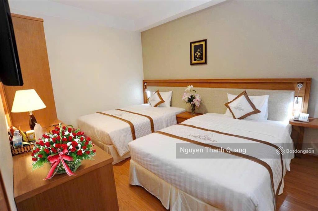 Bán khách sạn 15 tầng mặt tiền trần phú, nha trang  sát trục 86 trần phú
