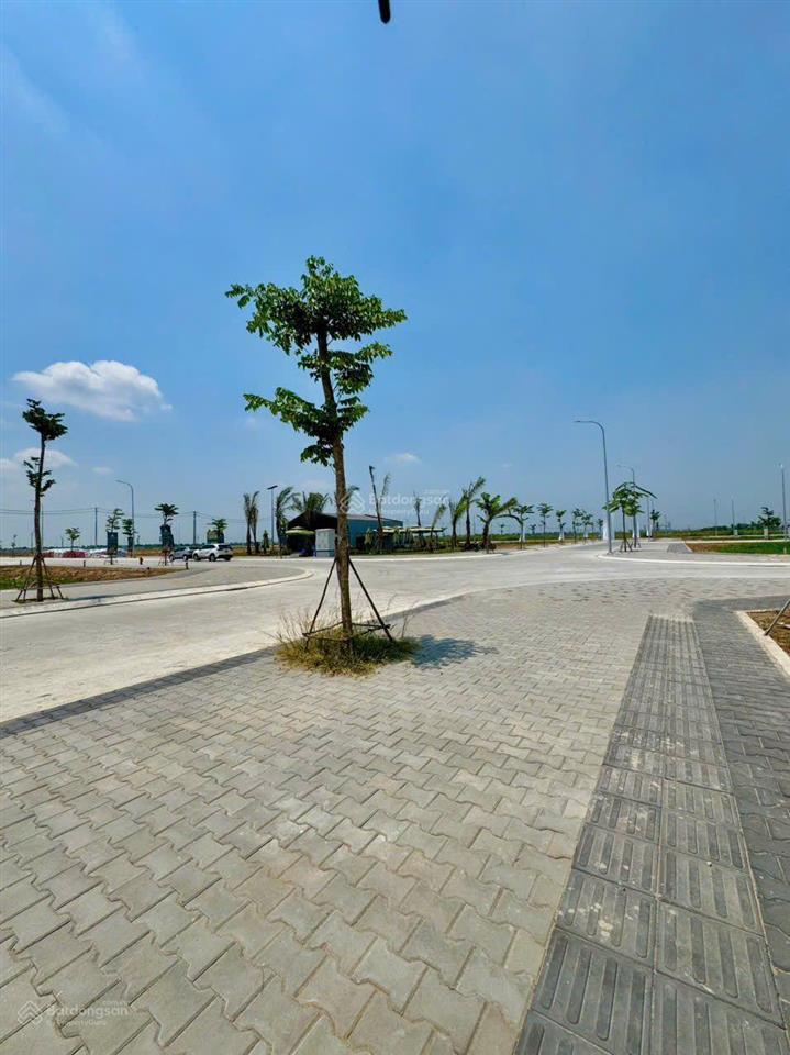 Bán lô đất 110m2 ngay đường trần đại nghĩa  gần kcn lê minh xuân  bệnh viện nhi đồng. có sổ