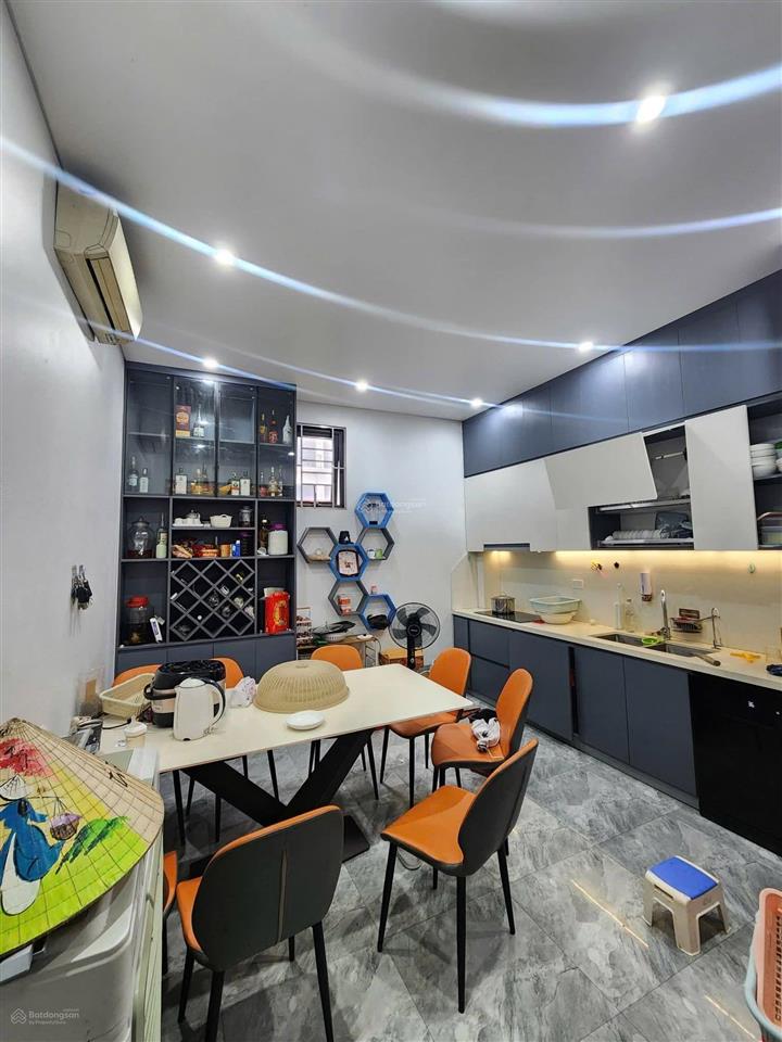 Full nội thất khách chỉ việc xách vali vào ở,phân lô ôtô tránh, khu a đất dv do lộ sát bx yên nghĩa