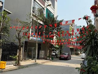 Full nội thất khách chỉ việc xách vali vào ở,phân lô ôtô tránh, khu a đất dv do lộ sát bx yên nghĩa