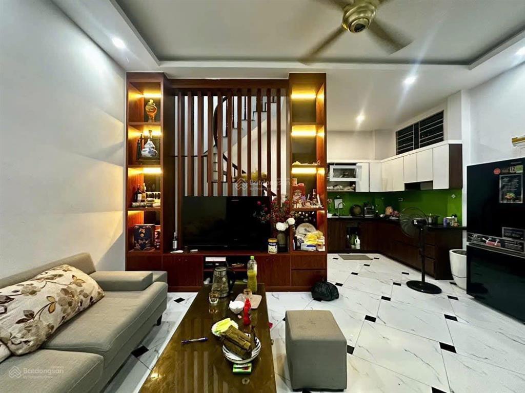 Nhà đẹp mặt ngõ lô góc gần phố,cạnh trường chuyên nguyễn huệ, 30m ôtô tránh,35m2 x 5 tầng hơn 8 tỷ
