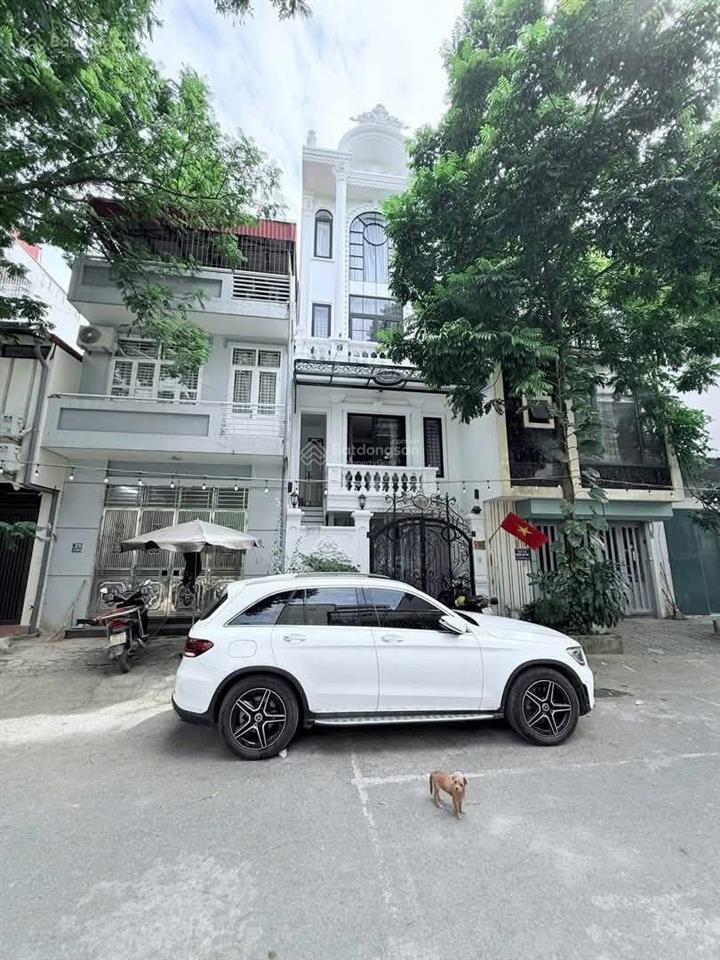 Nhà đẹp mậu lương sát đường hoàng công, phân lô ô tô tránh, vỉa hè kinh doanh, 60m2 x 5t hơn 17 tỷ