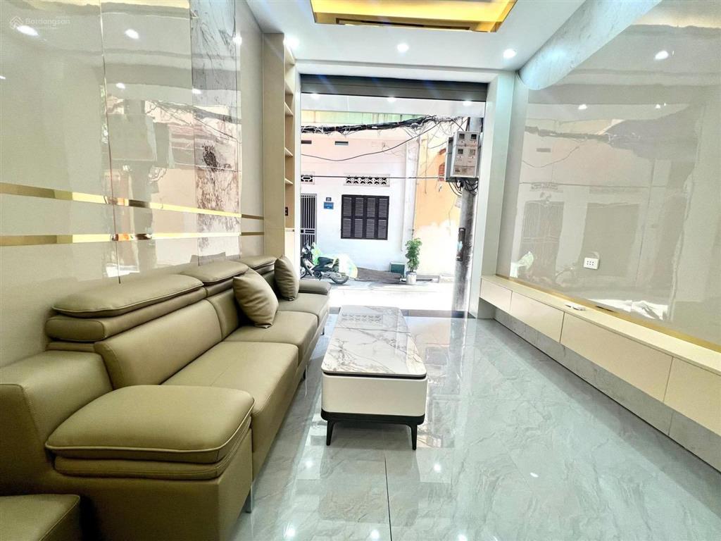 Nhà mới trung tâm quận ngõ ngô quyền, vf3 đỗ cửa, 10m ô tô tránh, 5 tầng 3pn full nội thất, 6.1 tỷ