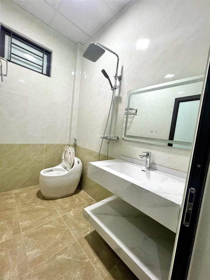 Nhà mới trung tâm quận ngõ ngô quyền, vf3 đỗ cửa, 10m ô tô tránh, 5 tầng 3pn full nội thất, 6.1 tỷ