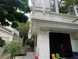 Chính chủ chuyển nơi ở mới cần bán căn bt sân vườn kđt văn phú hà đông 210m2 4 tầng, nhỉnh 35 tỷ