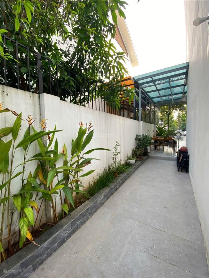 Biệt thự sân vườn kđt đô nghĩa, gần vành đai 4, ô chờ thang máy, full nội thất đẹp, 200m2 hơn 27 tỷ