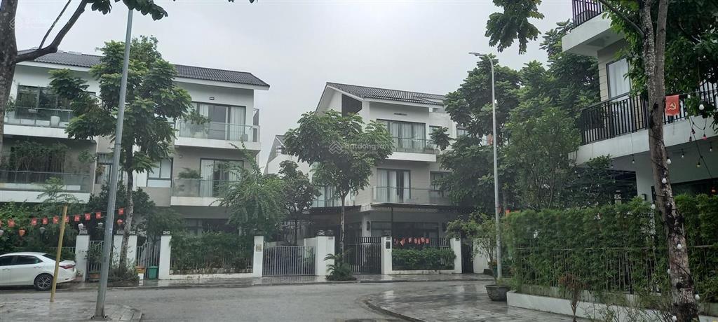 Biệt thự sân vườn kđt đô nghĩa, gần vành đai 4, ô chờ thang máy, full nội thất đẹp, 200m2 hơn 27 tỷ