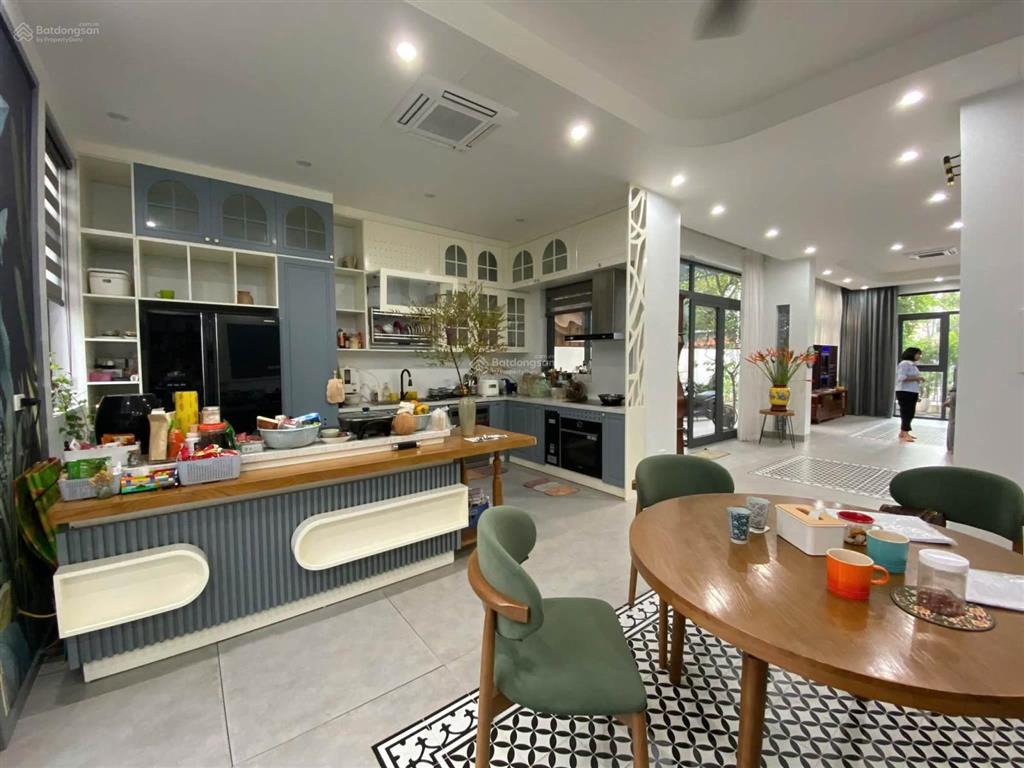 Biệt thự sân vườn kđt đô nghĩa, gần vành đai 4, ô chờ thang máy, full nội thất đẹp, 200m2 hơn 27 tỷ