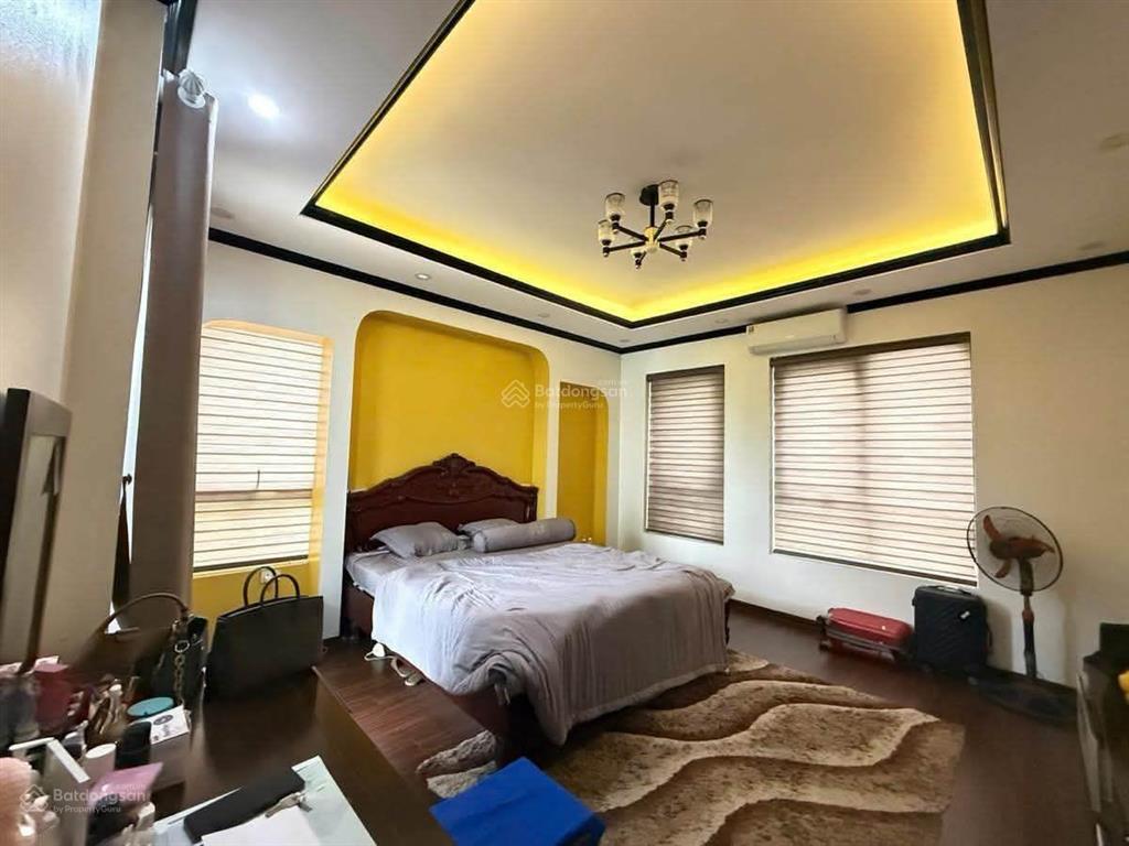 Biệt thự lô góc kđt đô nghĩa, cạnh vườn hoa,vỉa hè rộng,kinh doanh vp, 180m2 full nội thất, 31.8tỷ