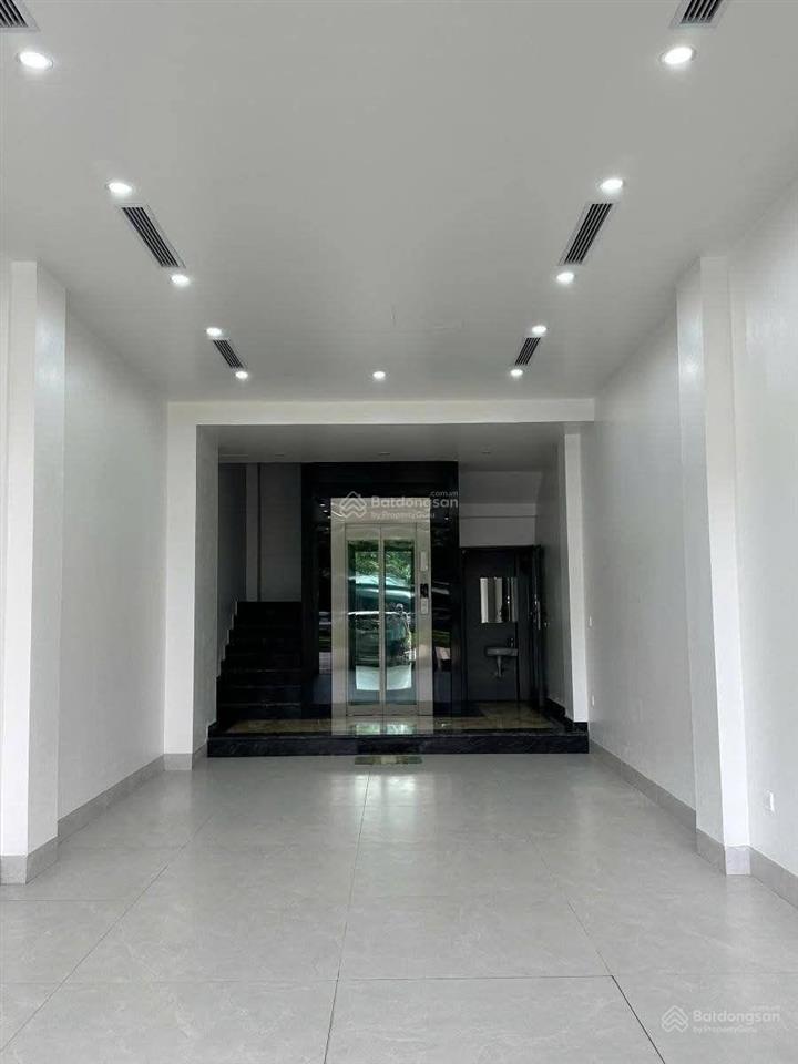 Nhà mới mặt phố mậu lương ôtô, vỉa hè, kinh doanh cực tốt, 60m2 mt 5m 7t thang máy nhỉnh 23 tỷ