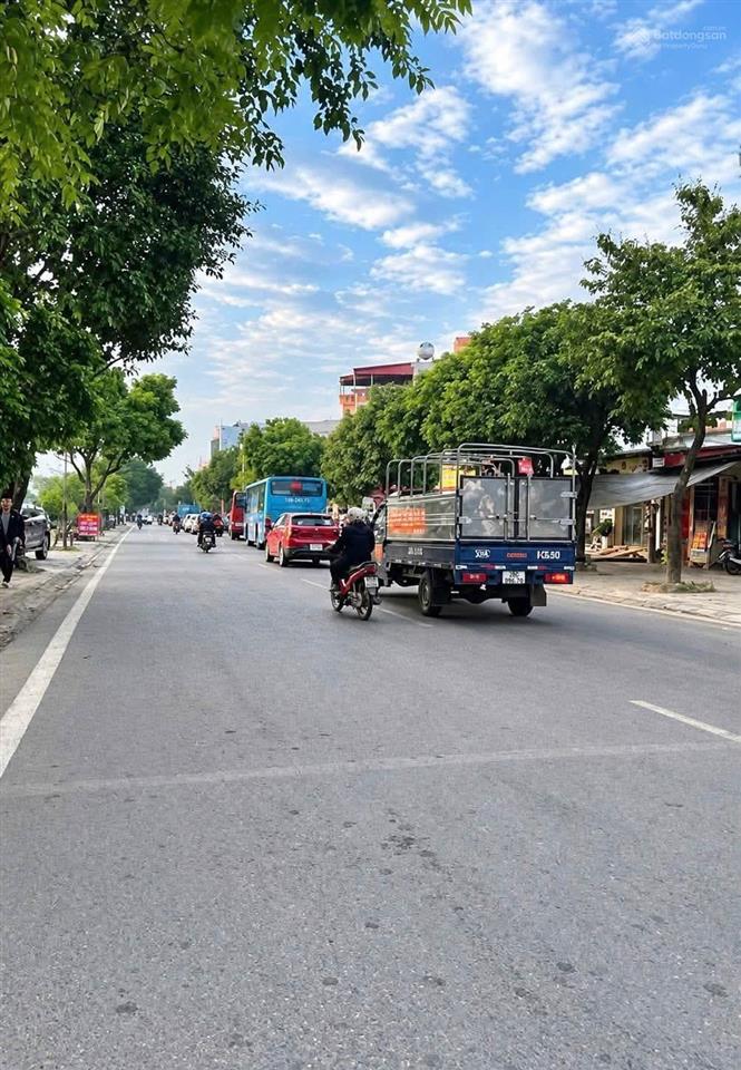 Nhà mới mặt phố mậu lương ôtô, vỉa hè, kinh doanh cực tốt, 60m2 mt 5m 7t thang máy nhỉnh 23 tỷ