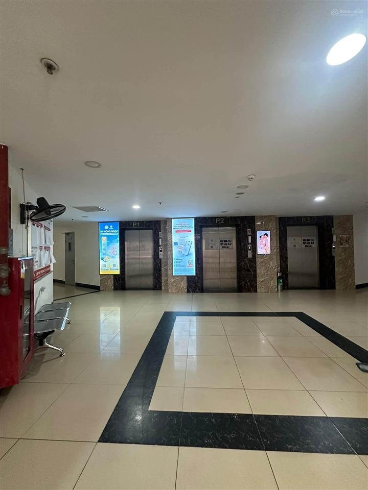 Tầm tc nhỉnh 3 tỷ không nhiều căn hộ cc 68m2, 2pn, 2wc, sát phố, gần bx, ga tàu điện, vành đai 4
