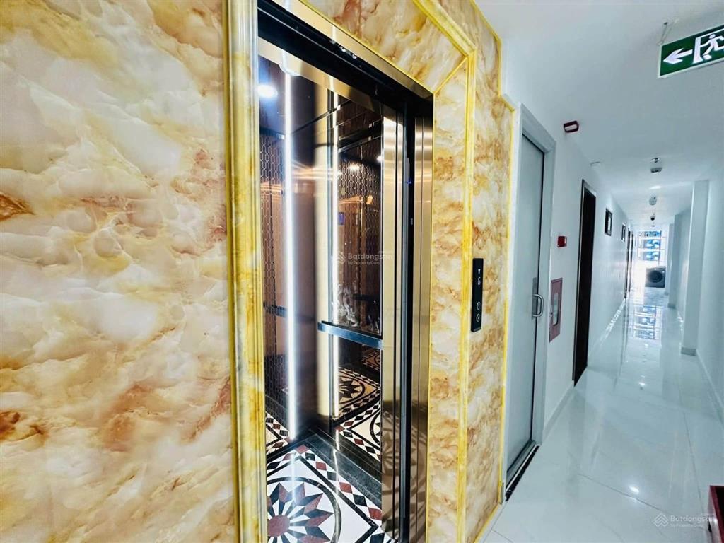 Bán tòa dịch vụ mặt phố tiểu công nghệ 7 tầng thang máy, 21 phòng kk full đồ, dòng tiền 1,4 tỷ/năm