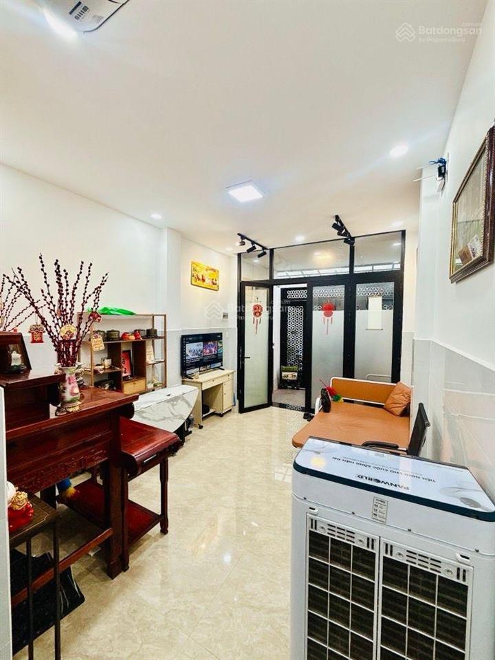 Quận 4 gần hồ bơi bến vân đồn, 37,2m2, 4tầng, 4pn, 3wc 5,2tỷ