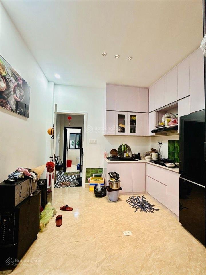 Quận 4 gần hồ bơi bến vân đồn, 37,2m2, 4tầng, 4pn, 3wc 5,2tỷ