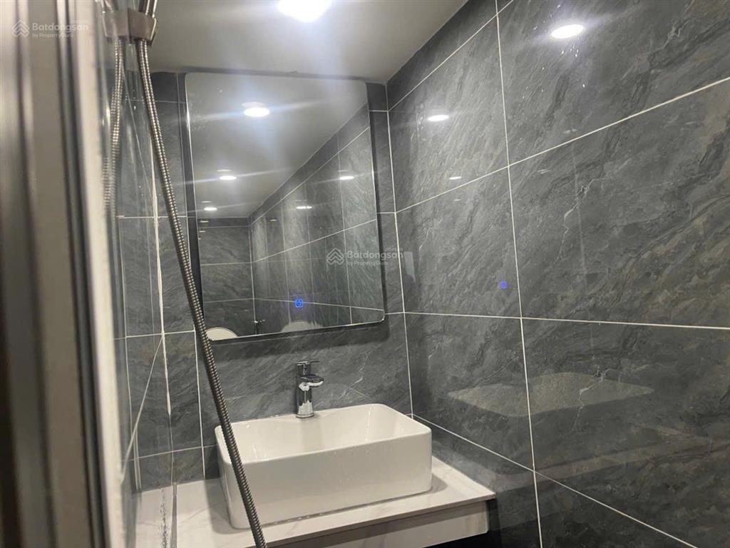Quận 4  nhà lô khu 20 thước hoàng diệu, 21,7m2, 2 tầng  4,2 tỷ