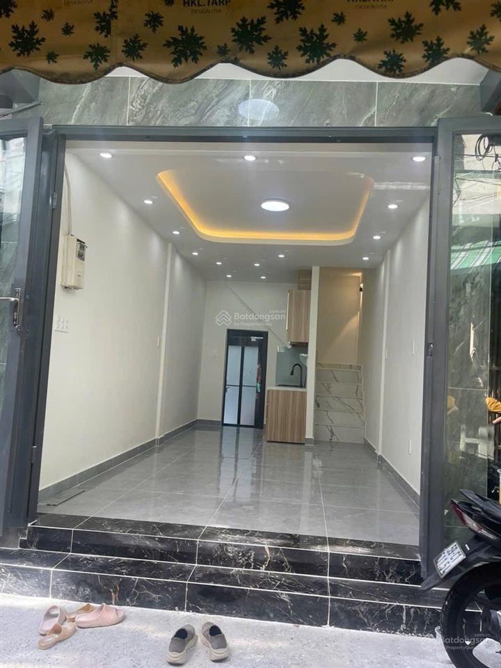 Quận 4  nhà lô khu 20 thước hoàng diệu, 21,7m2, 2 tầng  4,2 tỷ