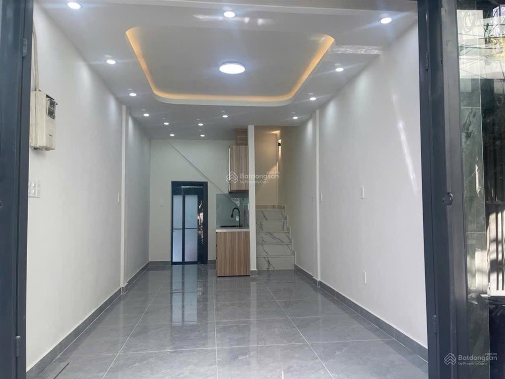Quận 4  nhà lô khu 20 thước hoàng diệu, 21,7m2, 2 tầng  4,2 tỷ