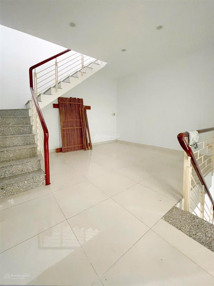 Quận 4 nhà góc tôn đản & vĩnh hội, 28,3m2, 3 tầng, 3,7 tỷ