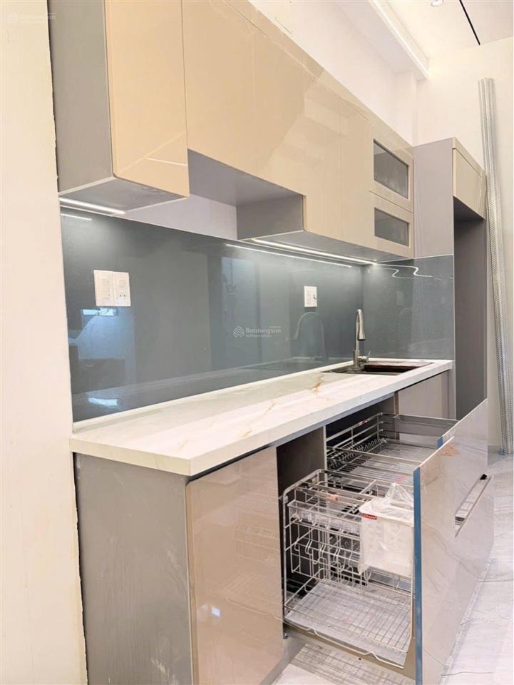 Quận 4  nhà đường số vĩnh hội, 40m2, 5 tầng, 8,79 tỷ