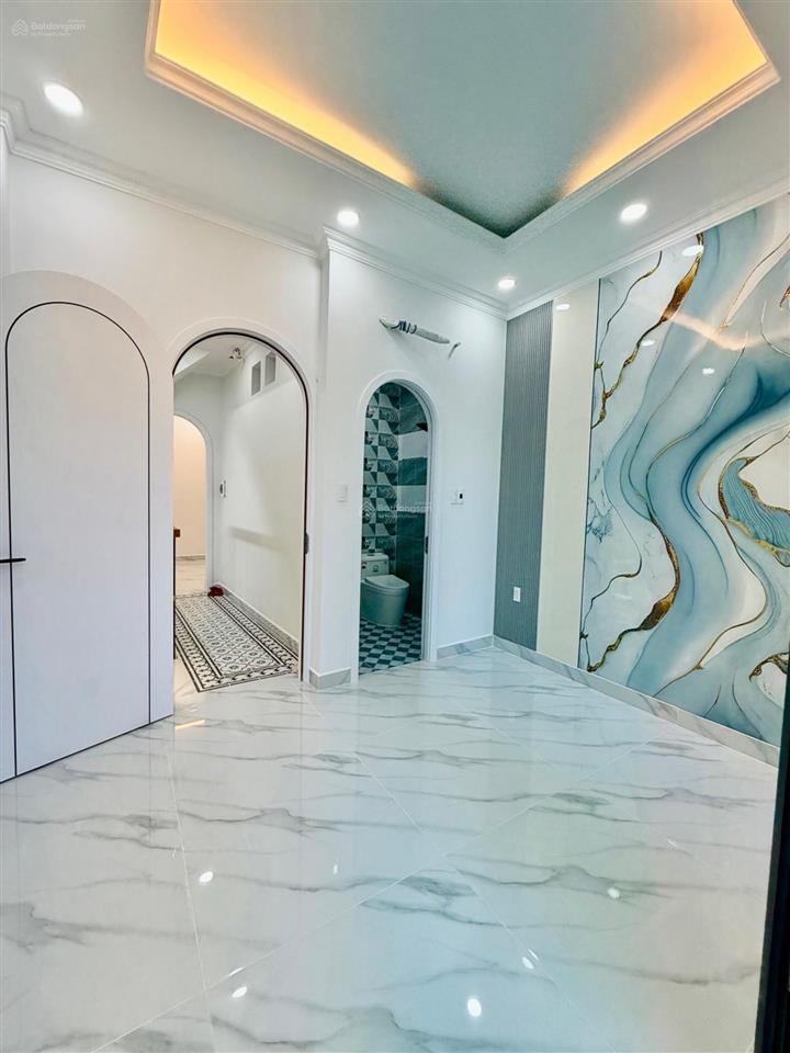 Q.4 nhà lô p khu 20 thước hoàng diệu, 37m2, 3 tầng 5,5 tỷ