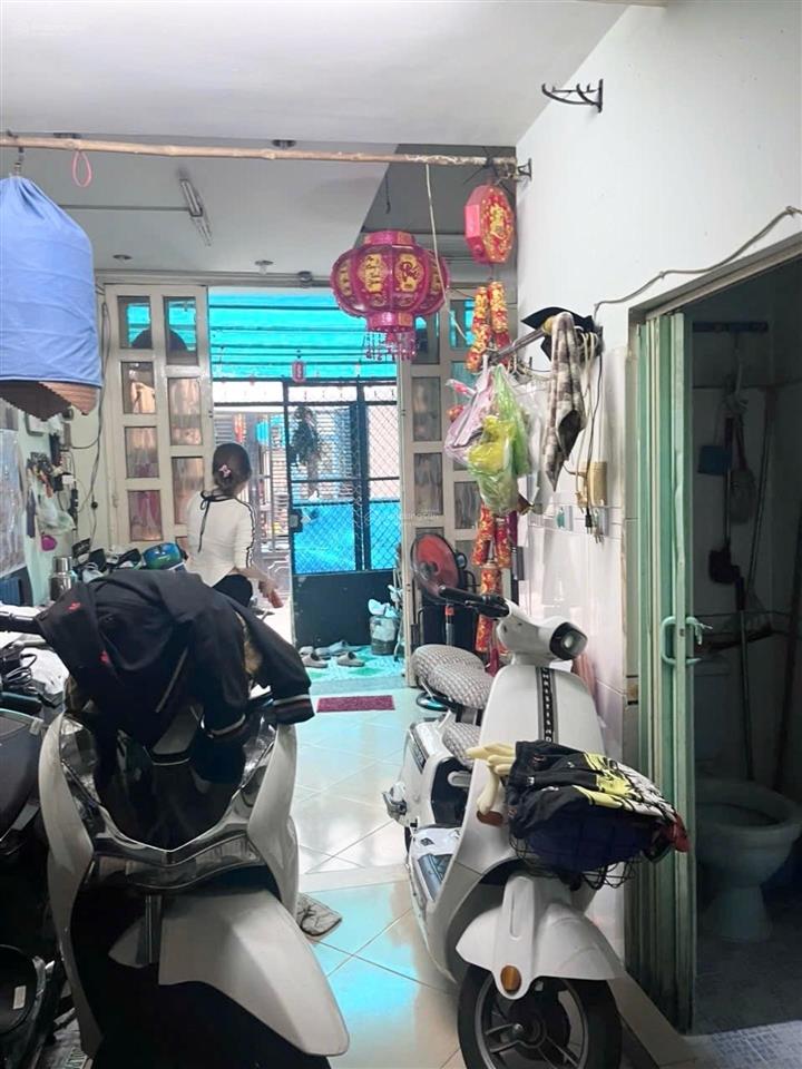 Quận 4, nhà hẻm thông khu 20 thước, 25m2, 4 tầng, 4,6 tỷ