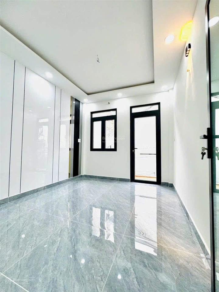 Q. 4  80m ra đường vĩnh hội, 38,5m2, 2 tầng, nhỉnh 4tỷ