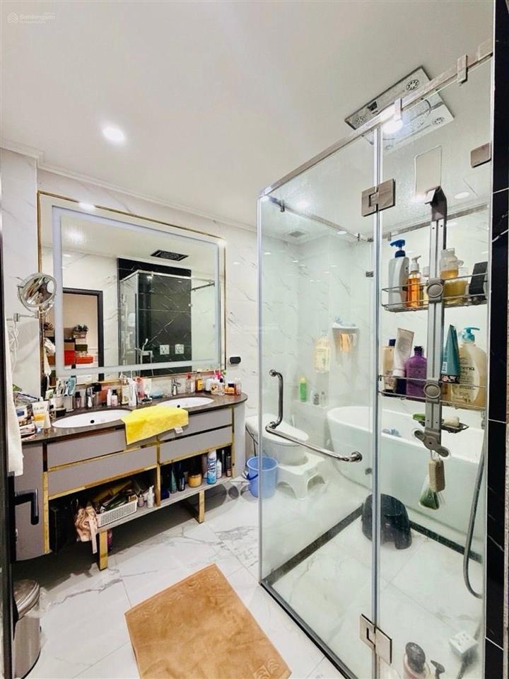 Quận 4  tôn đản, nhà nội thất cao cấp, 62m2, 5 tầng, 8,4 tỷ
