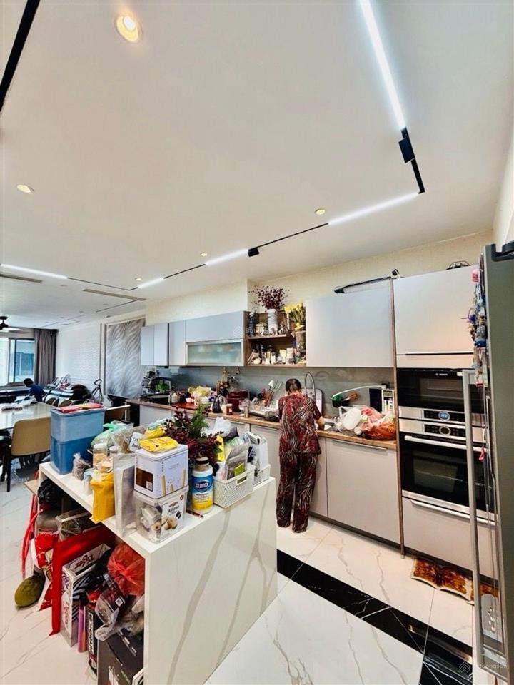 Quận 4  tôn đản, nhà nội thất cao cấp, 62m2, 5 tầng, 8,4 tỷ