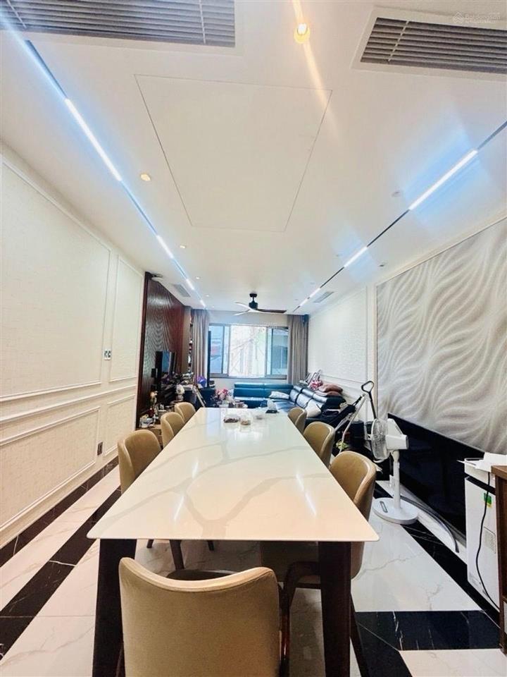 Quận 4  tôn đản, nhà nội thất cao cấp, 62m2, 5 tầng, 8,4 tỷ