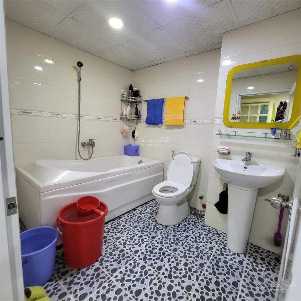 Quận 7  60m ra trần xuân soạn, 33m2, 5 tầng, 5,2 tỷ
