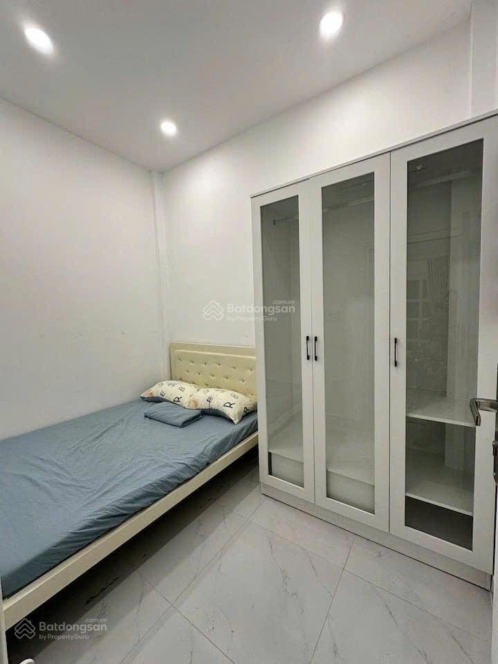 Cho thuê nhà quận 1  30m ra cô giang, 40m2 sàn sd, 12tr/tháng