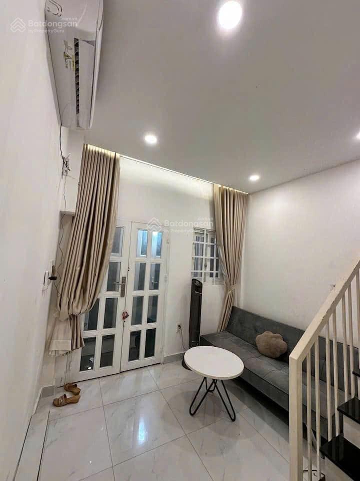 Cho thuê nhà quận 1  30m ra cô giang, 40m2 sàn sd, 12tr/tháng