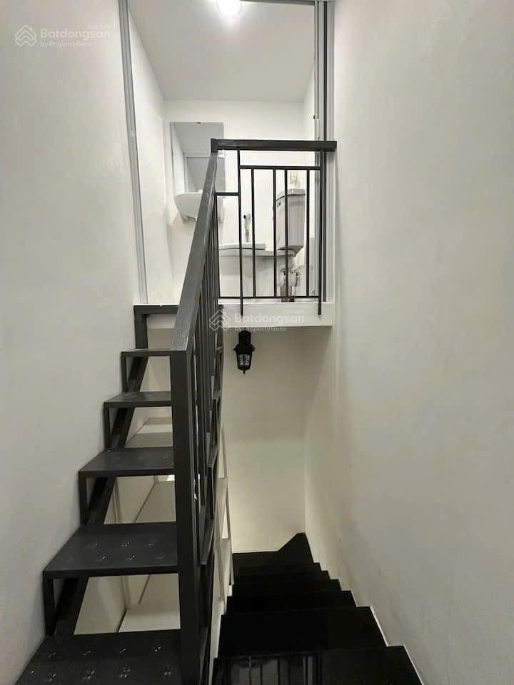 Cho thuê nhà quận 1  30m ra cô giang, 40m2 sàn sd, 12tr/tháng