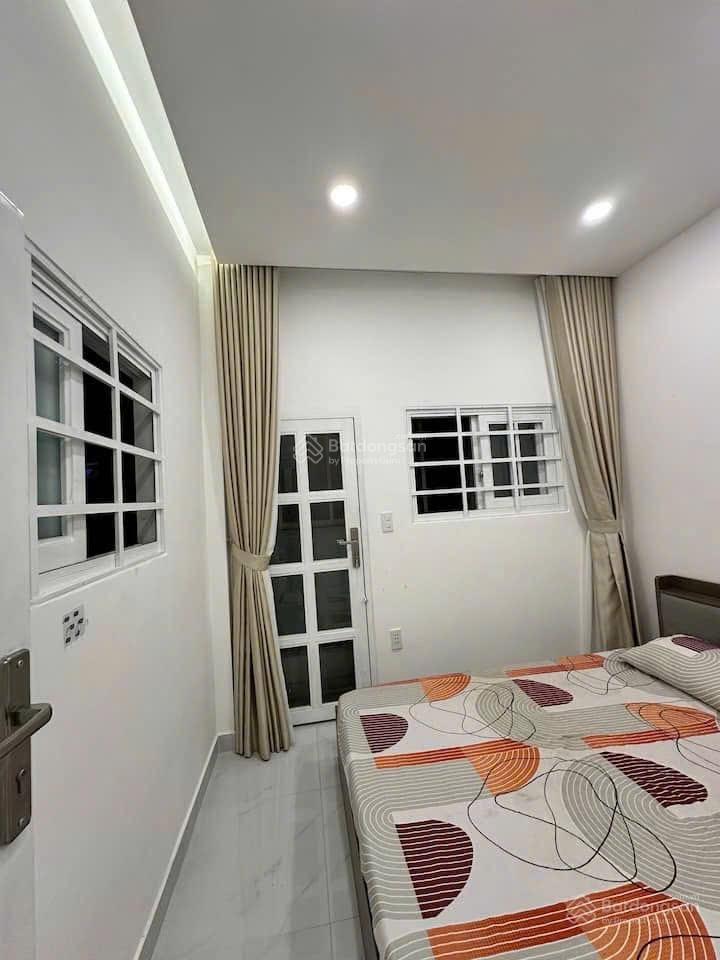 Cho thuê nhà quận 1  30m ra cô giang, 40m2 sàn sd, 12tr/tháng