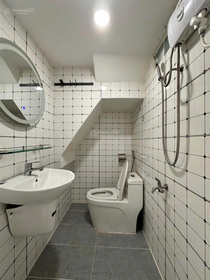 Cho thuê nhà quận 1  30m ra cô giang, 40m2 sàn sd, 12tr/tháng